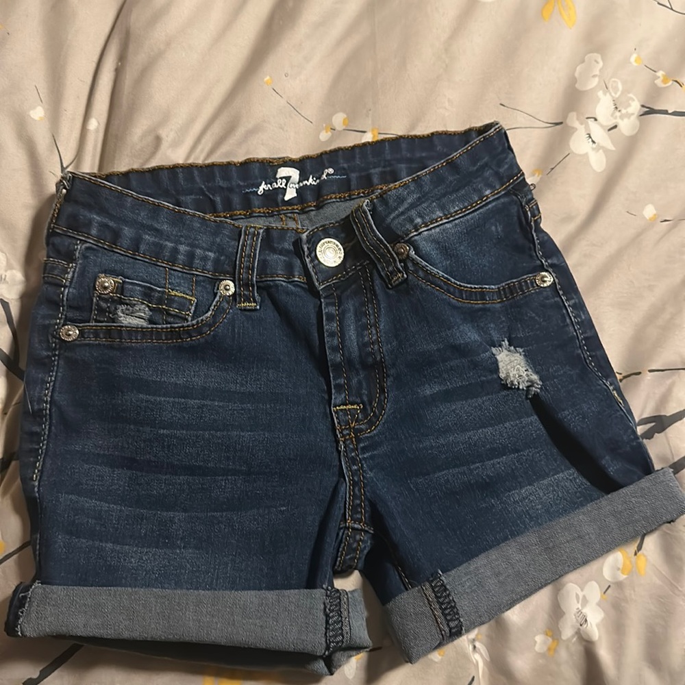 Little girls 7 For All Mankind shorts